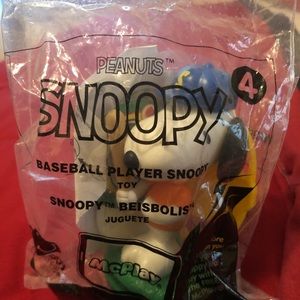 Peanuts Mcdonald Toy (Snoopy Baseball Player) 2018